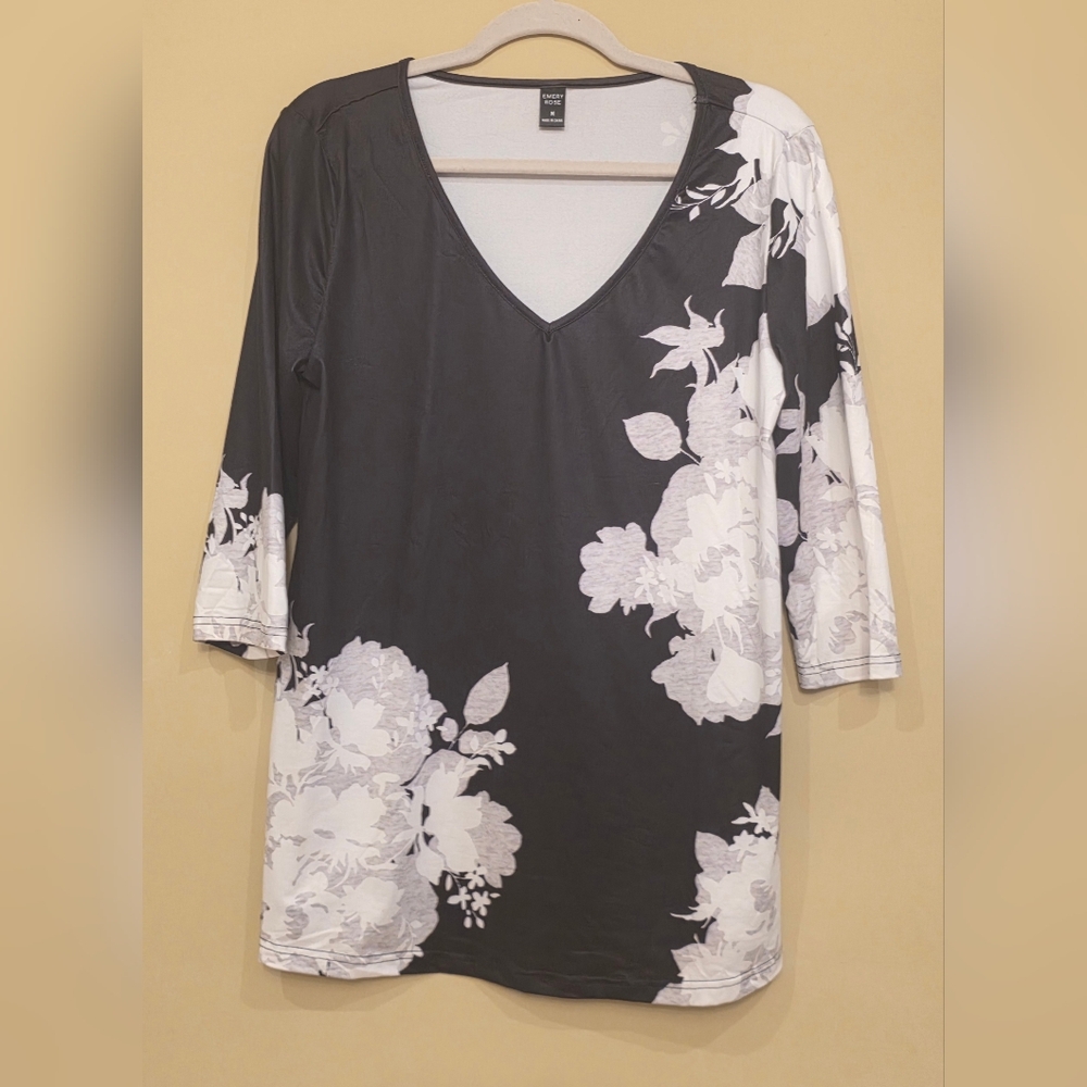 Emery Rose Black and White floral print tunic top with 3/4 Sleeve Size M